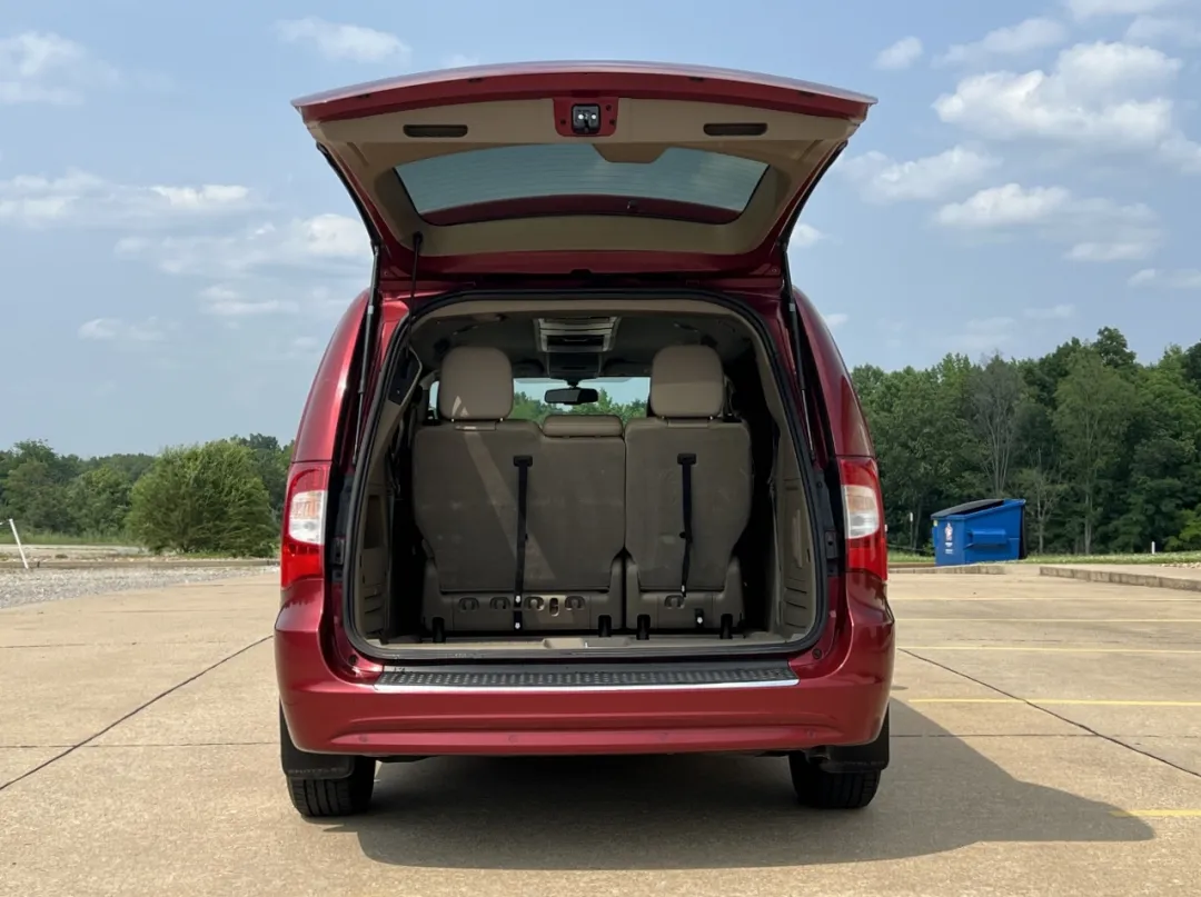 2012 Chrysler Town & Country - 2C4RC1CG1CR413486 - Image #23