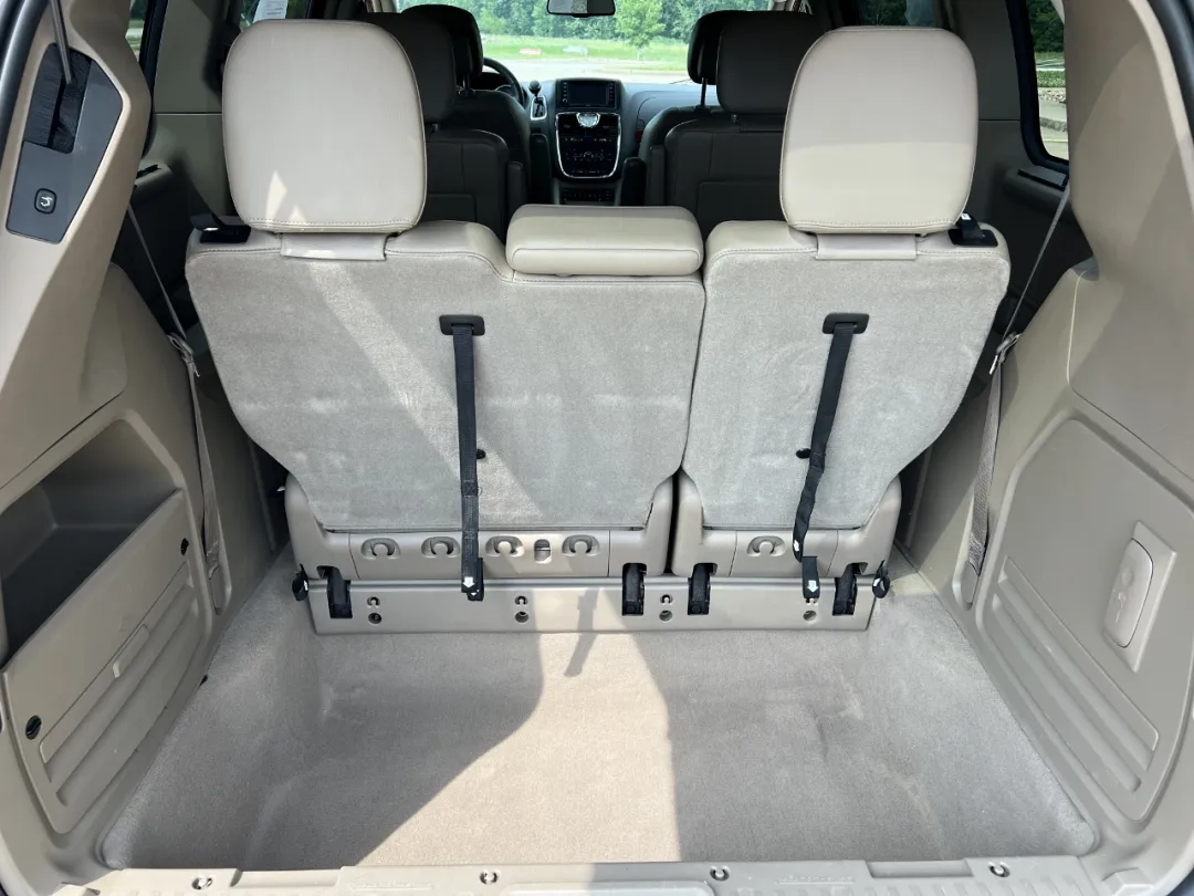 2012 Chrysler Town & Country - 2C4RC1CG1CR413486 - Image #24