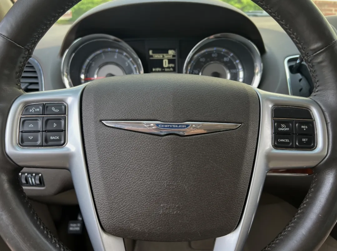 2012 Chrysler Town & Country - 2C4RC1CG1CR413486 - Image #27