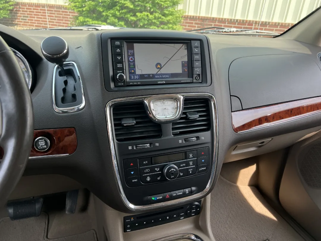 2012 Chrysler Town & Country - 2C4RC1CG1CR413486 - Image #29