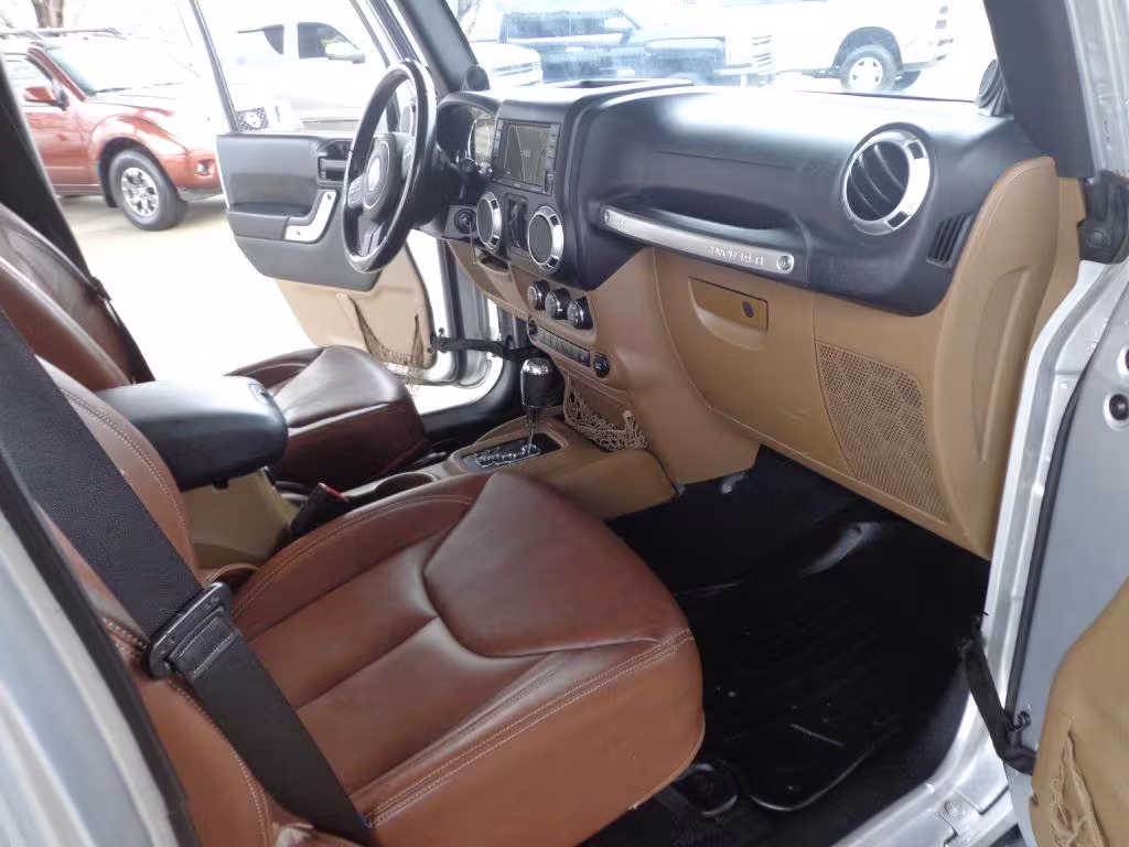 2012 Jeep Wrangler - 1C4HJWEG2CL130194 - Image #13