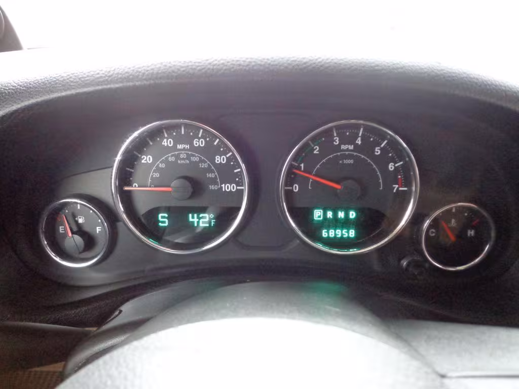 2012 Jeep Wrangler - 1C4HJWEG2CL130194 - Image #19