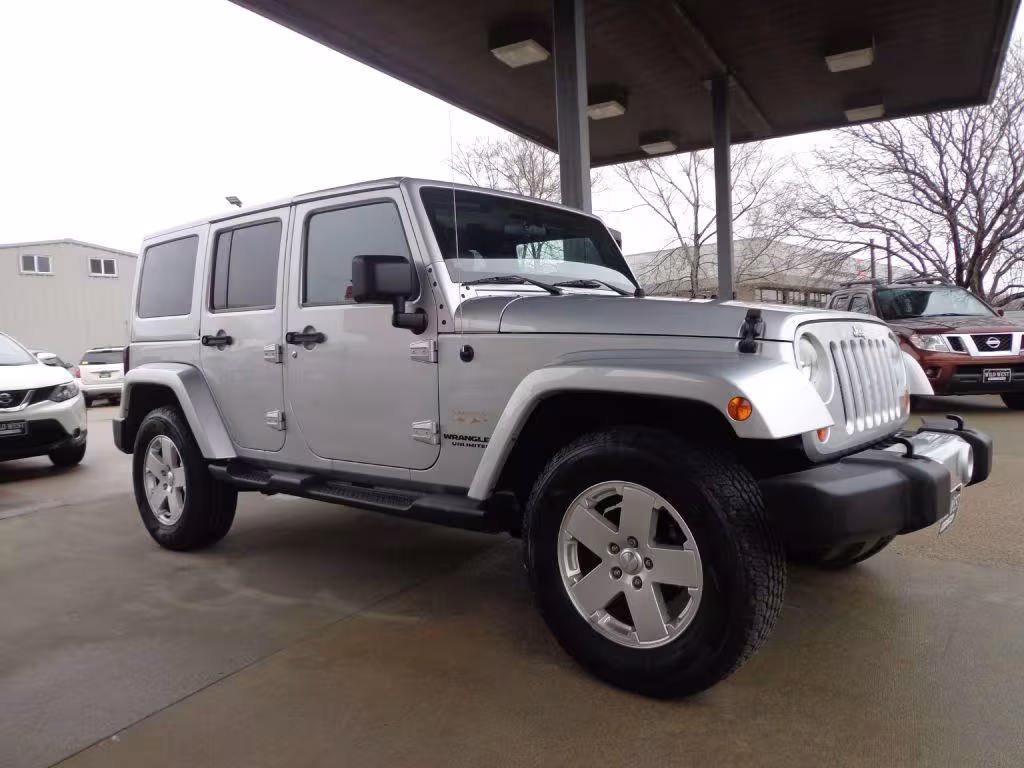 2012 Jeep Wrangler - 1C4HJWEG2CL130194 - Image #2