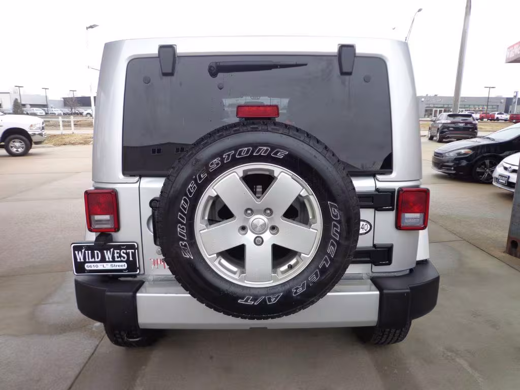 2012 Jeep Wrangler - 1C4HJWEG2CL130194 - Image #4