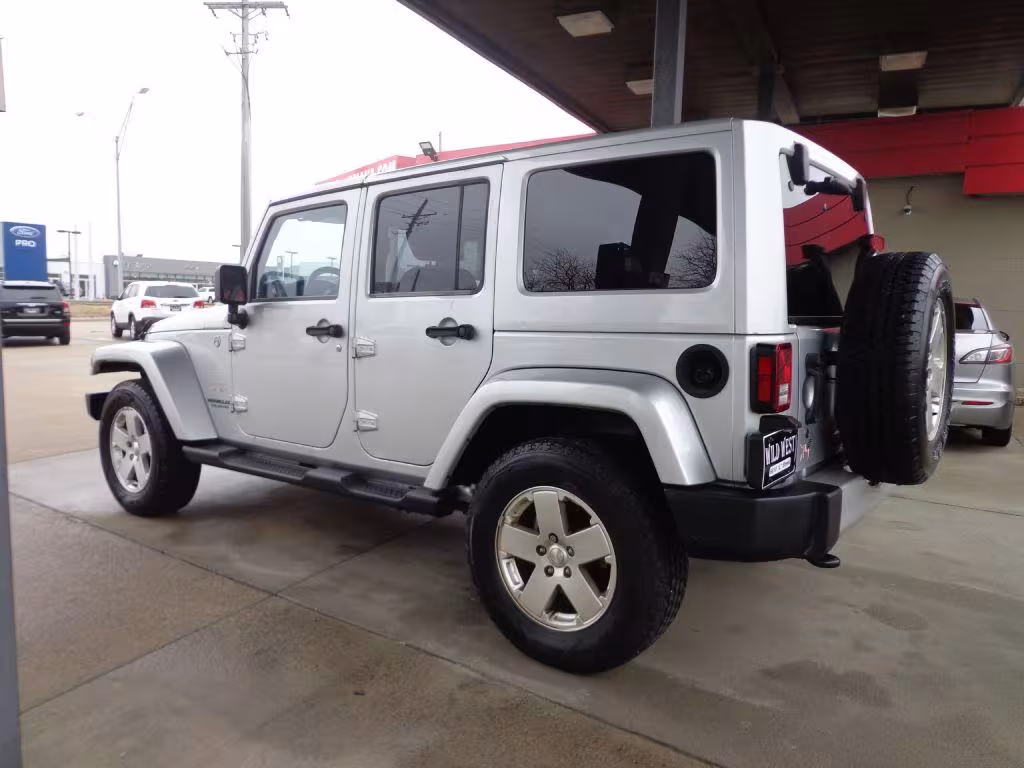 2012 Jeep Wrangler - 1C4HJWEG2CL130194 - Image #5