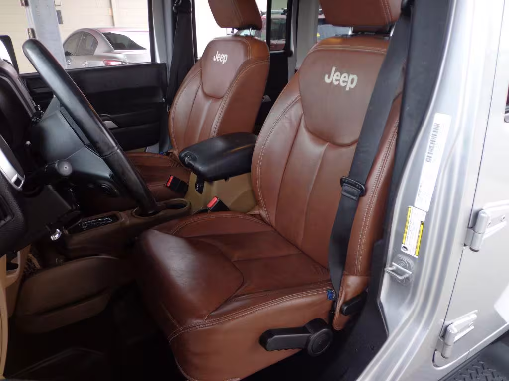 2012 Jeep Wrangler - 1C4HJWEG2CL130194 - Image #9