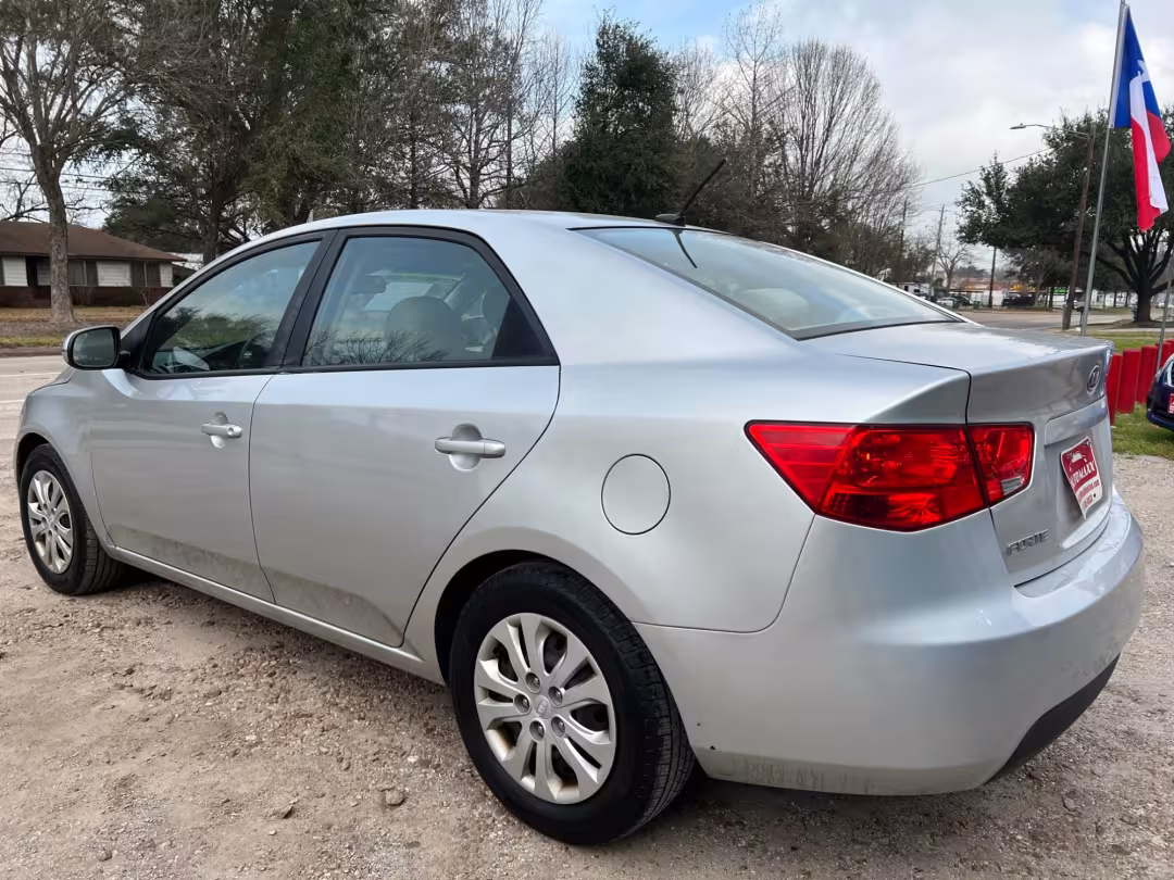 2012 Kia Forte - KNAFU4A26C5516423 - Image #5