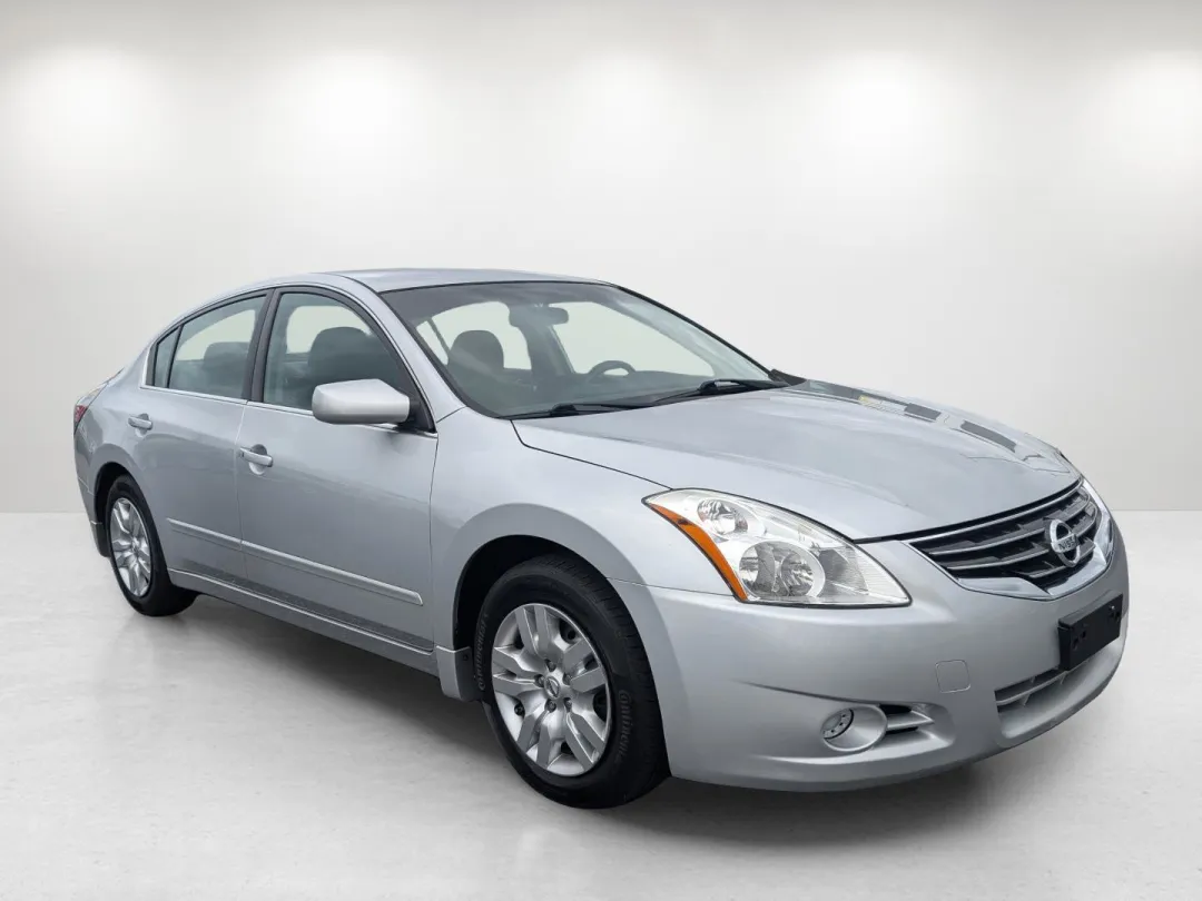 2012 Nissan Altima - 1N4AL2AP3CN577279 - Image #3