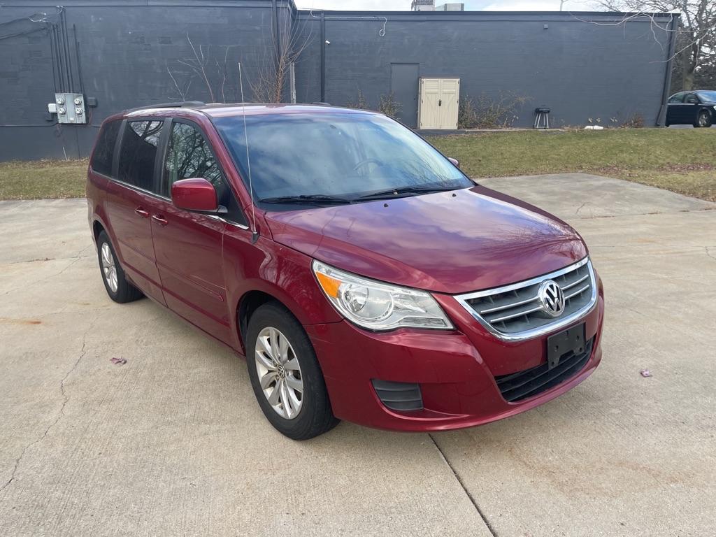 2012 Volkswagen Routan - 2C4RVABG2CR340785 - Image #2