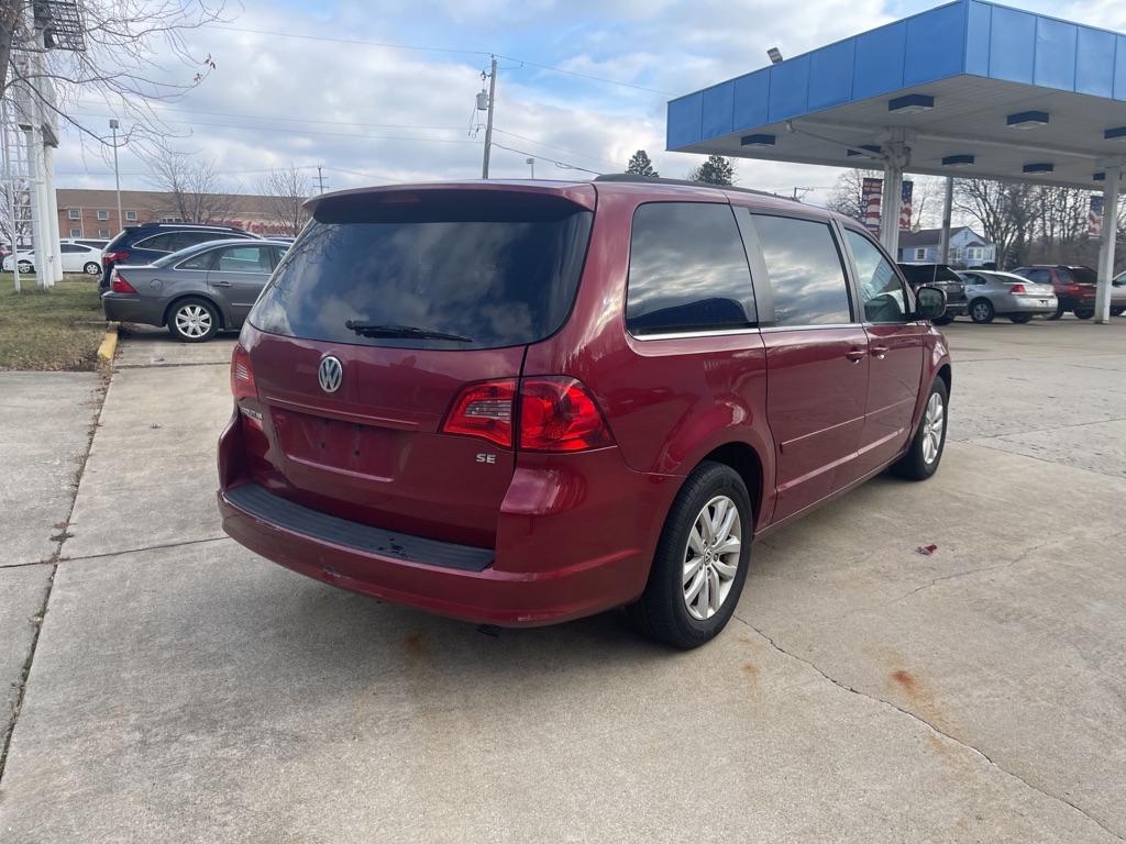 2012 Volkswagen Routan - 2C4RVABG2CR340785 - Image #3
