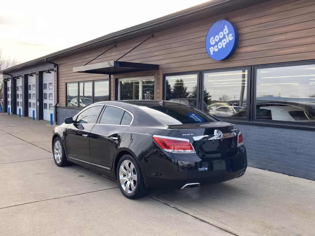 2013 Buick LaCrosse - 1G4GC5G38DF234226 - Image #2
