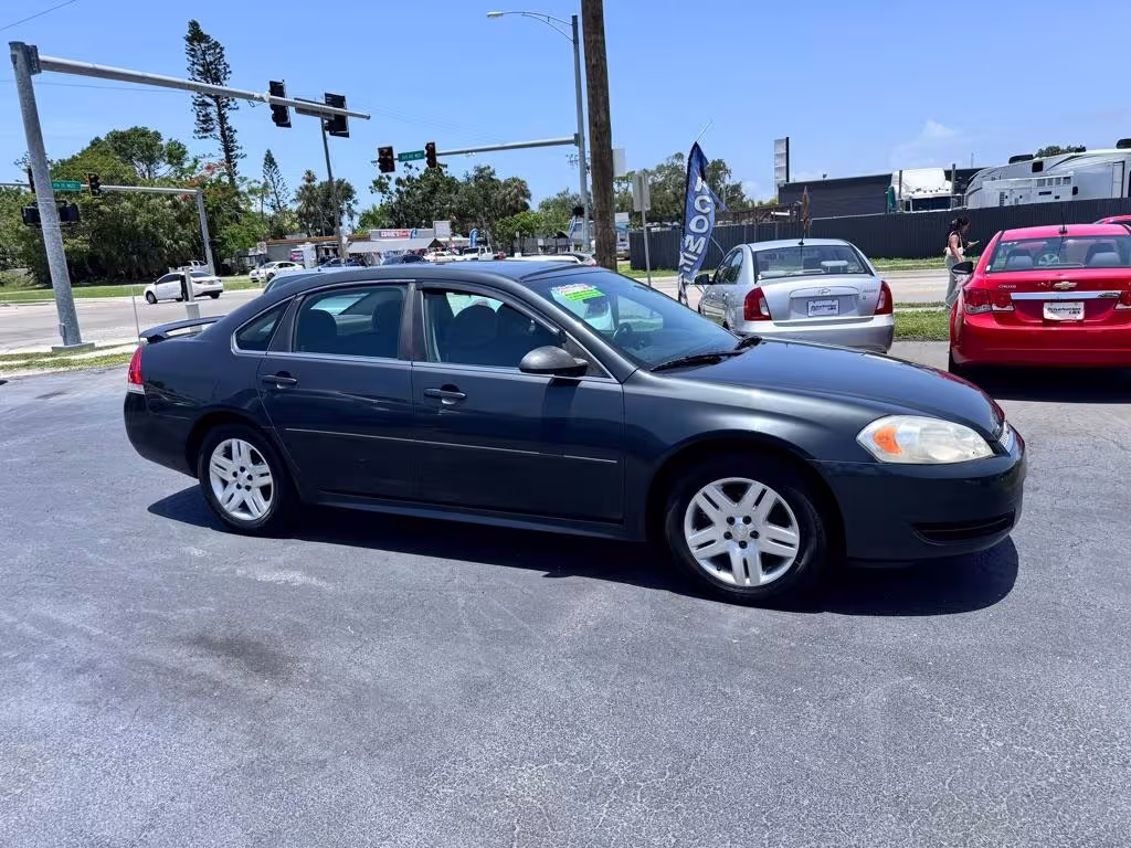 2013 Chevrolet Impala - 2G1WG5E30D1183909 - Image #2