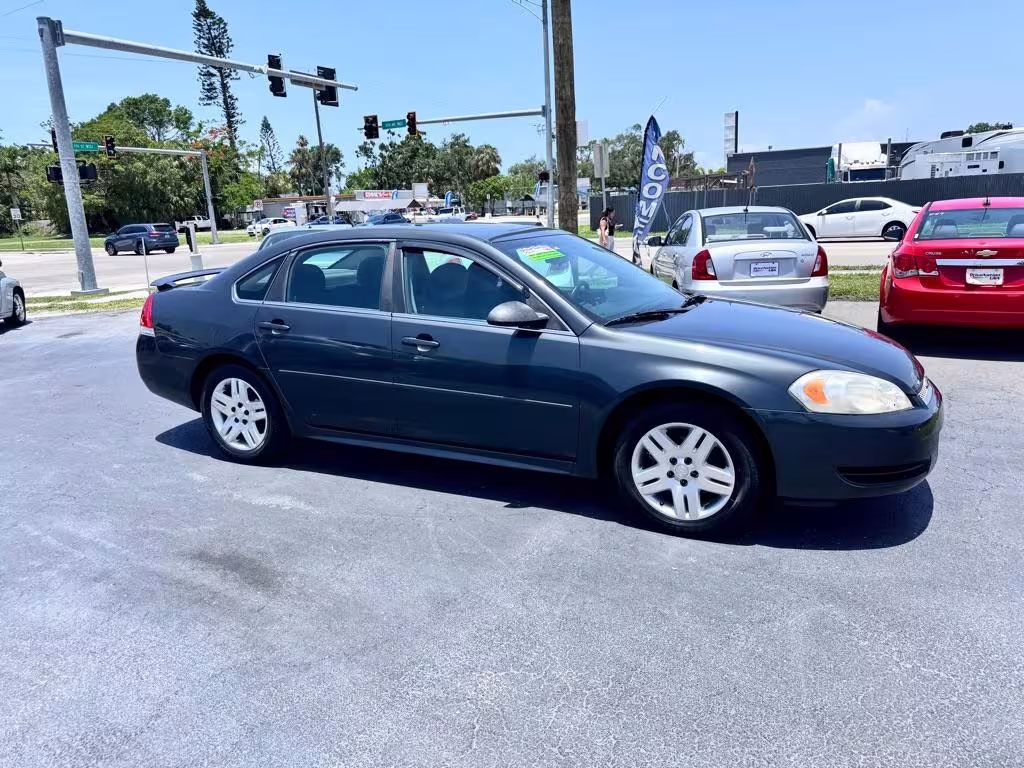 2013 Chevrolet Impala - 2G1WG5E30D1183909 - Image #3