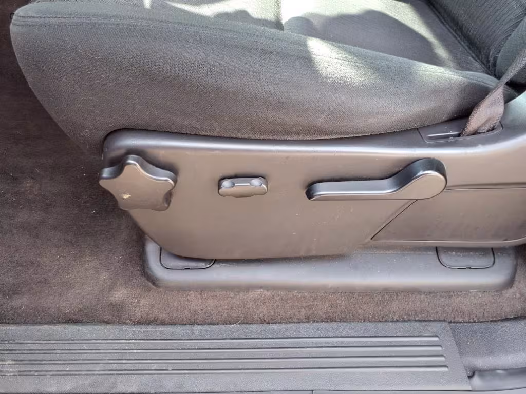 2013 Chevrolet Silverado 1500 - 3GCPKSE7XDG255850 - Image #2