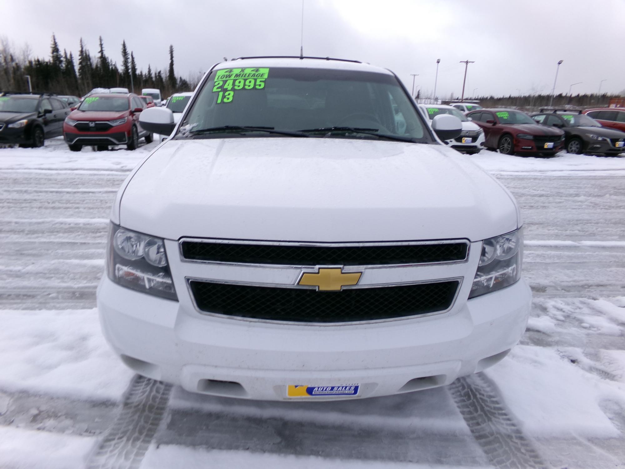 2013 Chevrolet Suburban - 1GNSKHE7XDR295902 - Image #2