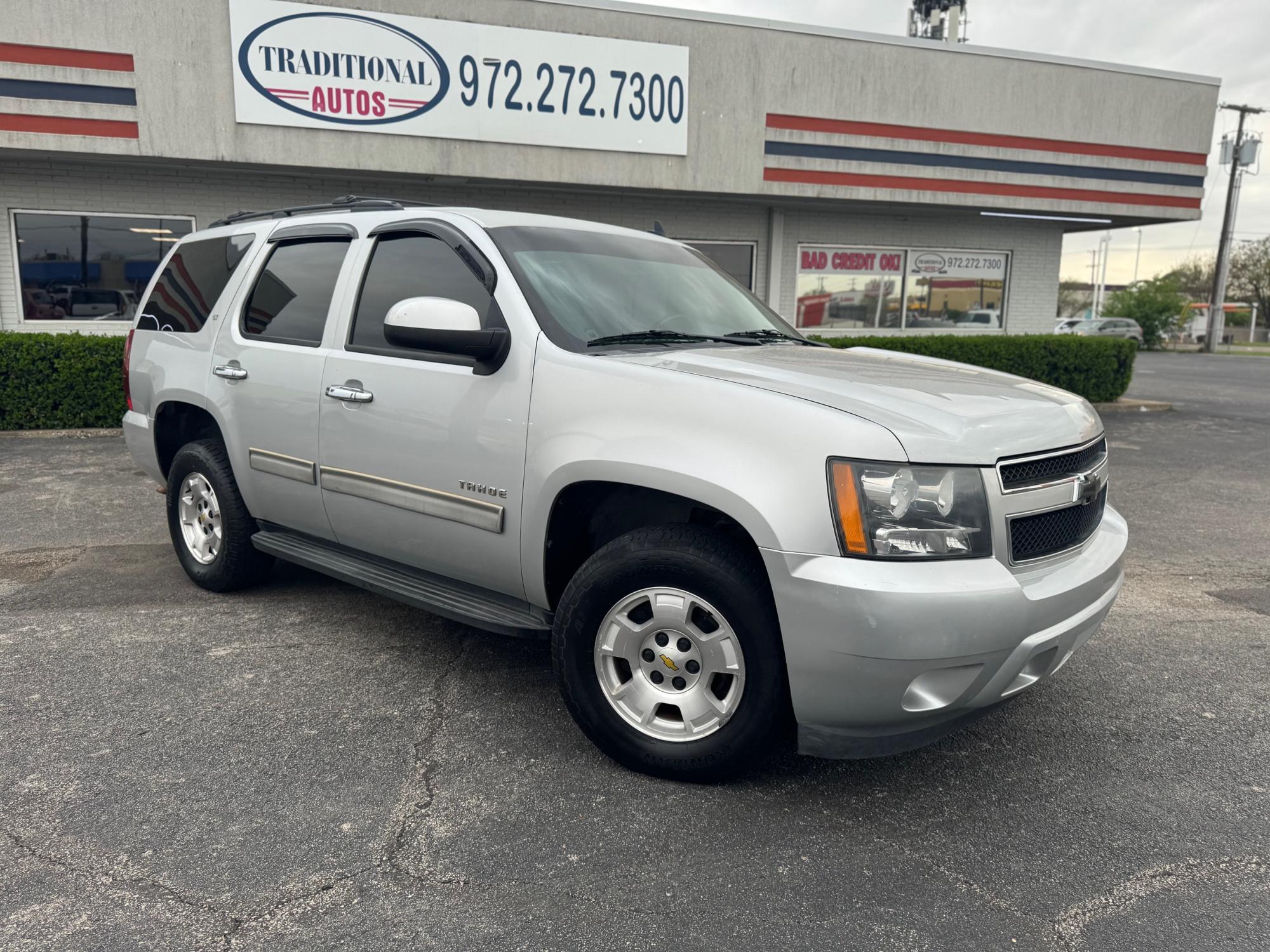 2013 Chevrolet TAHOE LT - 1GNSKBE01DR253182 - Image #2