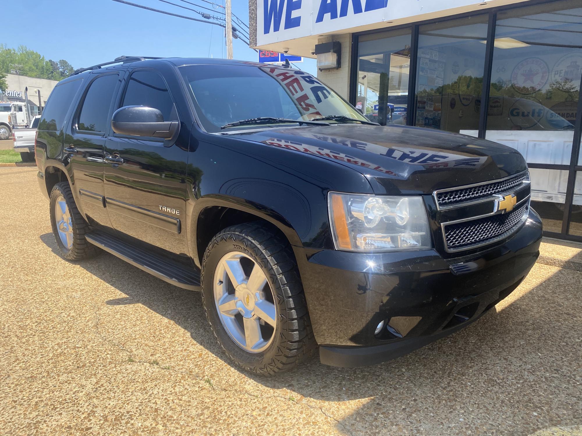 2013 Chevrolet Tahoe - 1GNSCBE0XDR329219 - Image #1