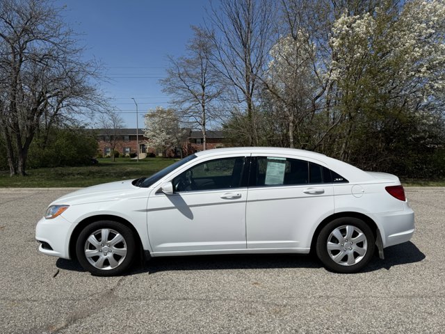 2013 Chrysler 200 - 1C3CCBAB2DN668122 - Image #2