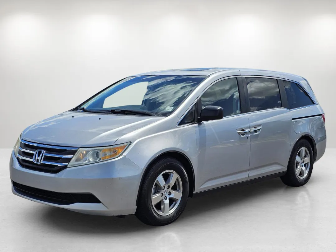 2013 Honda Odyssey - 5FNRL5H69DB032490 - Image #2