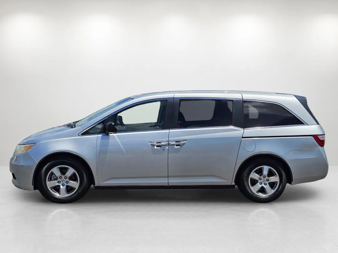2013 Honda Odyssey - 5FNRL5H69DB032490 - Image #3