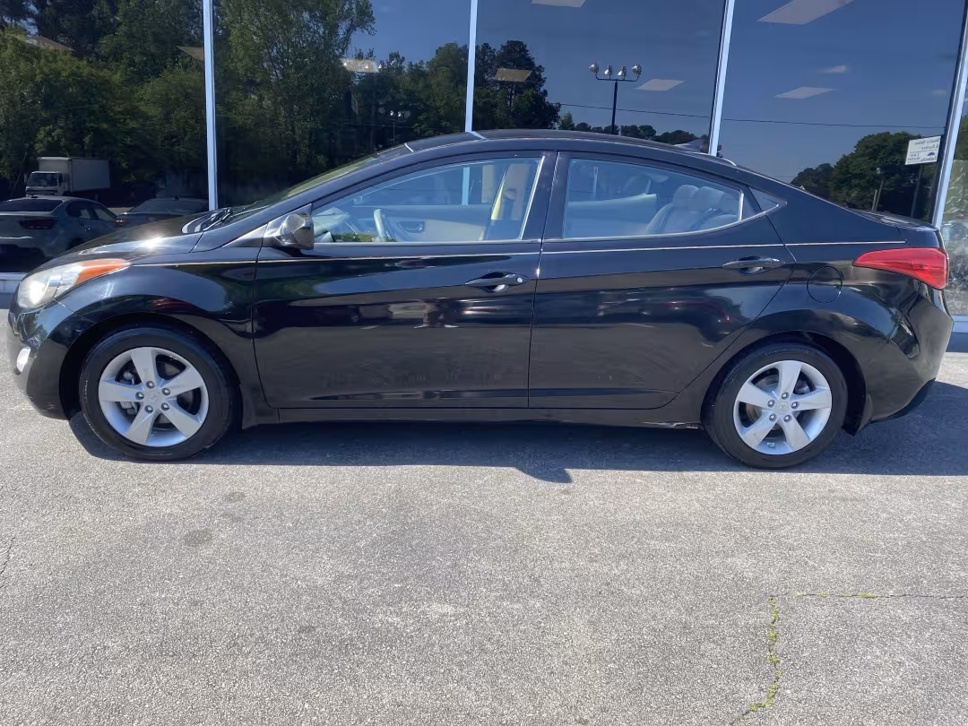2013 Hyundai Elantra - KMHDH4AE4DU870422 - Image #2