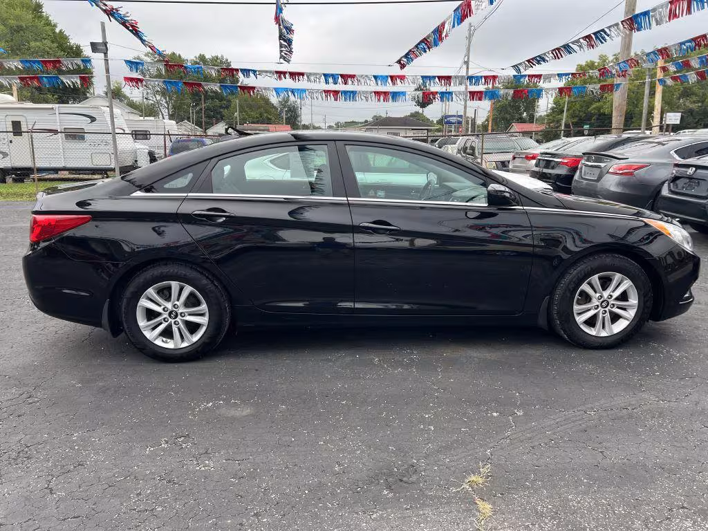 2013 Hyundai Sonata - 5NPEB4AC7DH623379 - Image #1