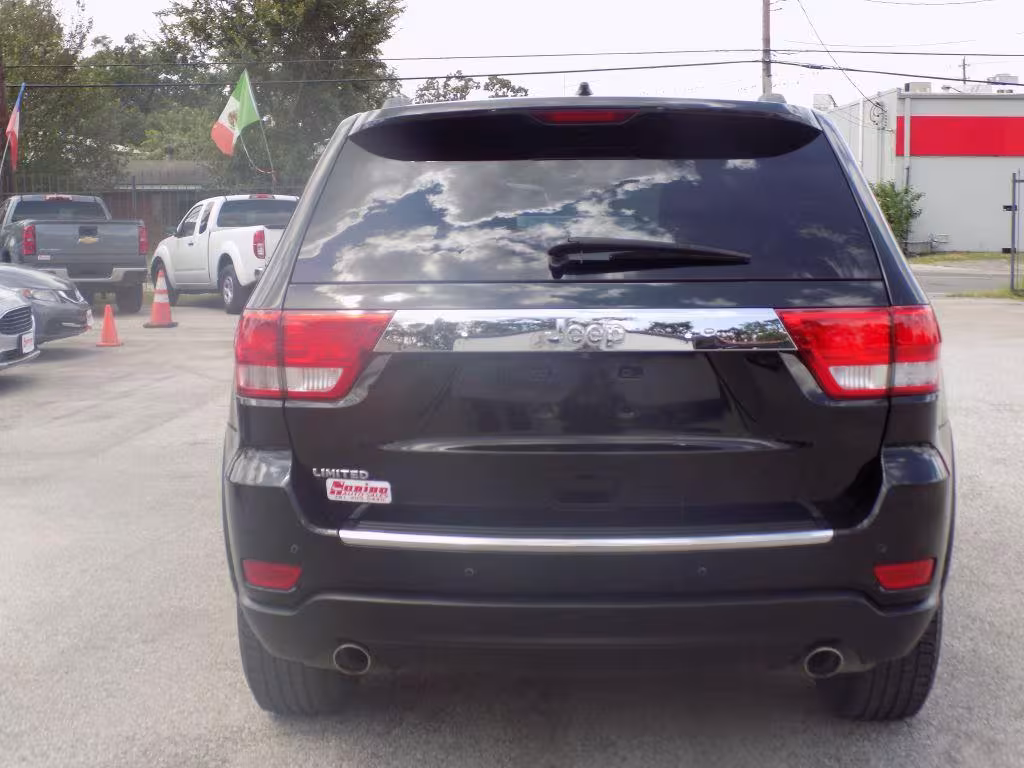 2013 Jeep Grand Cherokee - 1C4RJEBT8DC539205 - Image #2