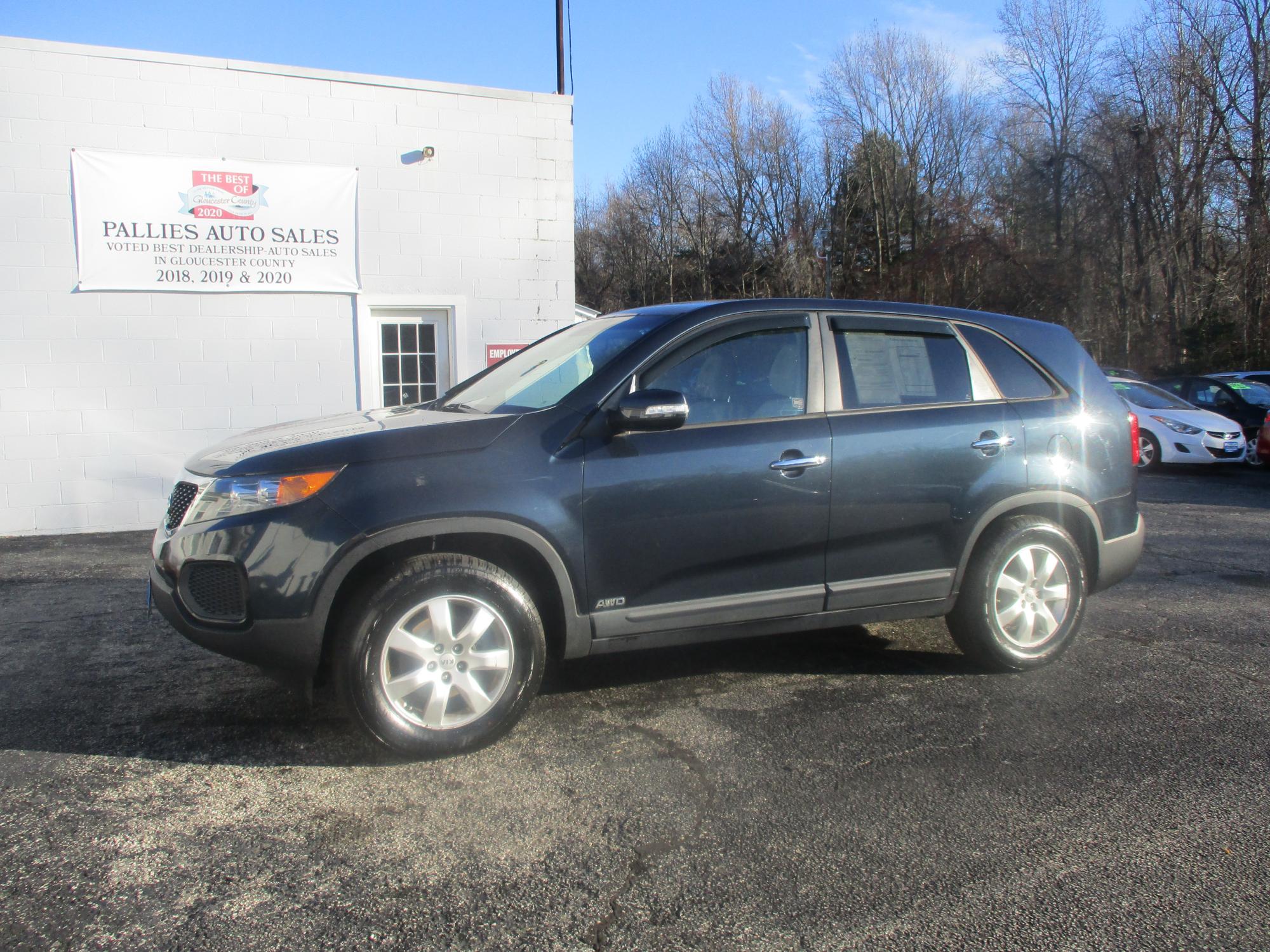 2013 Kia Sorento - 5XYKTDA60DG400053 - Image #3