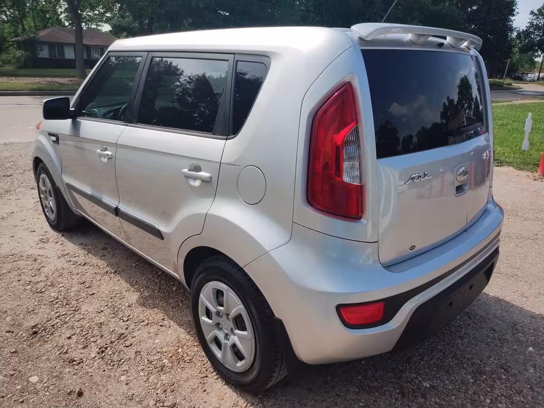 2013 Kia Soul - KNDJT2A53D7553658 - Image #3