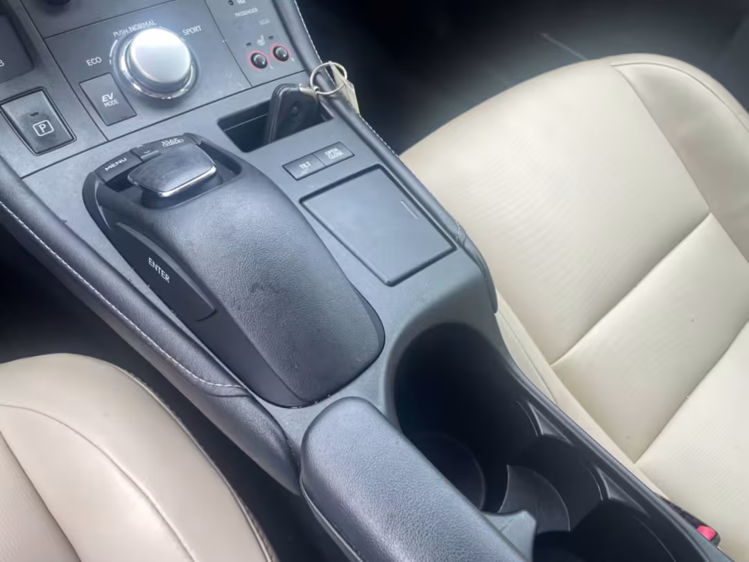 2013 Lexus CT 200h - JTHKD5BH3D2157267 - Image #19
