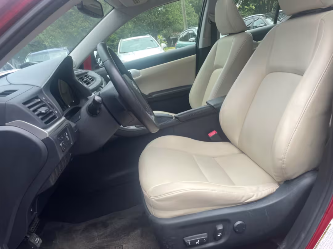 2013 Lexus CT 200h - JTHKD5BH3D2157267 - Image #23