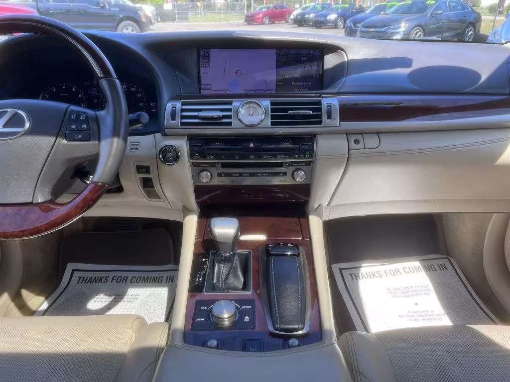2013 Lexus LS 460 - JTHBL5EF9D5116251 - Image #11
