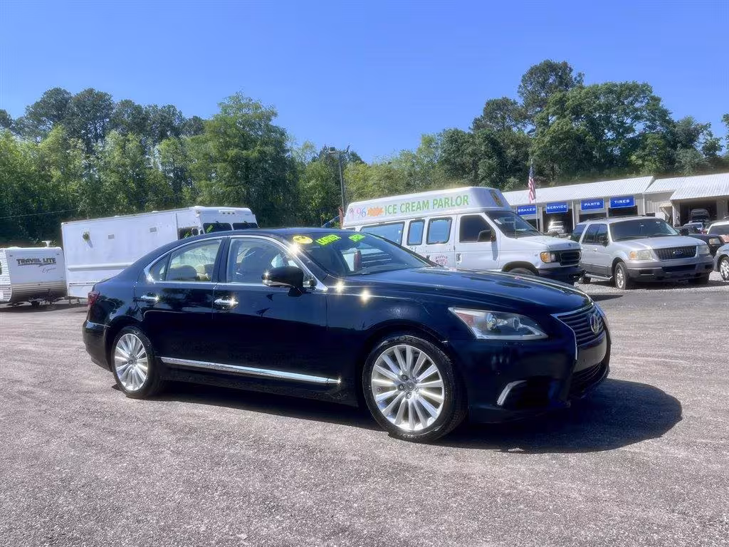 2013 Lexus LS 460 - JTHBL5EF9D5116251 - Image #2