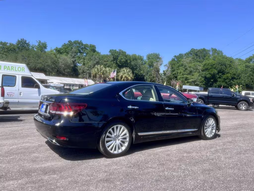 2013 Lexus LS 460 - JTHBL5EF9D5116251 - Image #3
