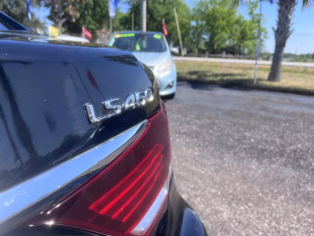 2013 Lexus LS 460 - JTHBL5EF9D5116251 - Image #34