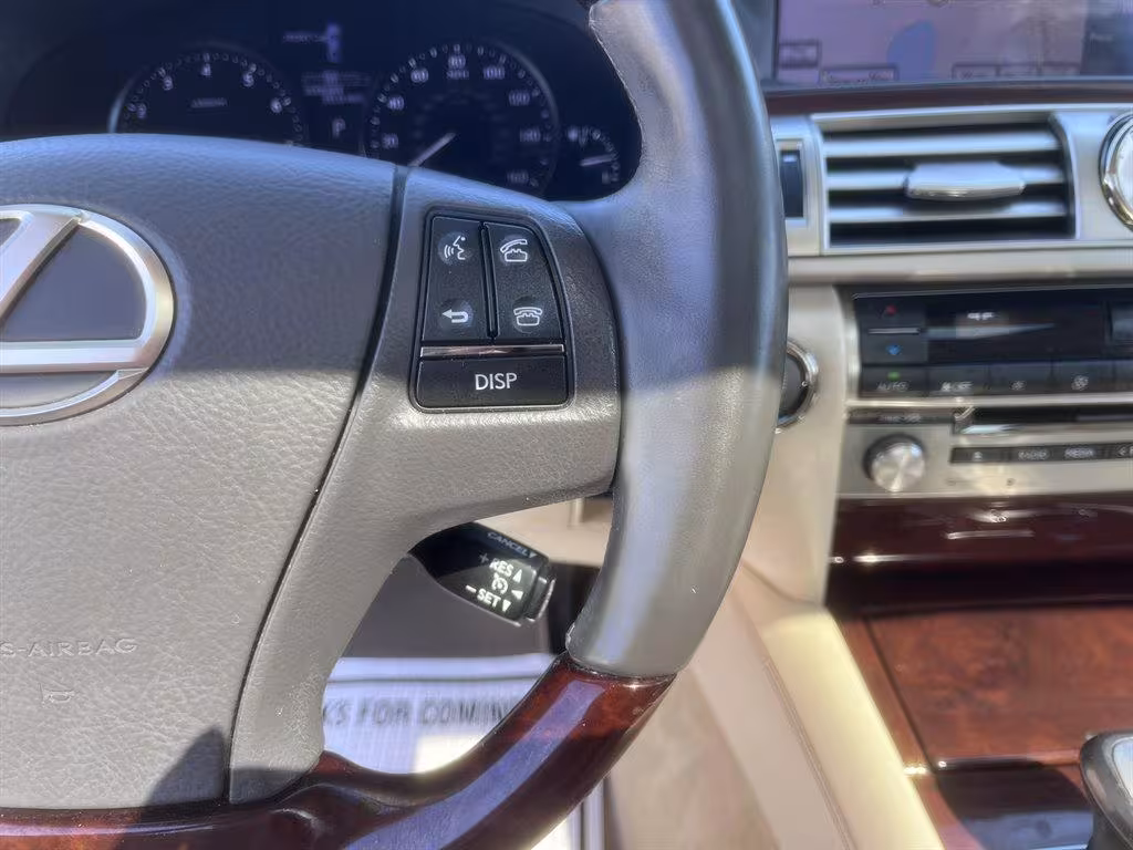 2013 Lexus LS 460 - JTHBL5EF9D5116251 - Image #9