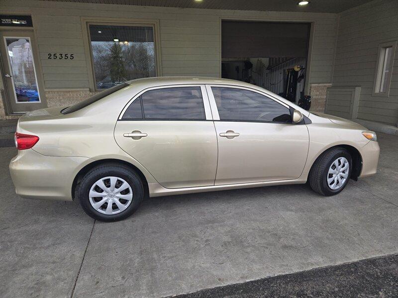 2013 Toyota Corolla - 2T1BU4EE0DC992807 - Image #3
