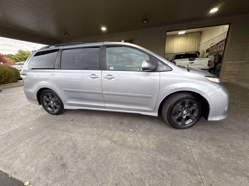 2013 Toyota Sienna - 5TDXK3DC9DS384796 - Image #1