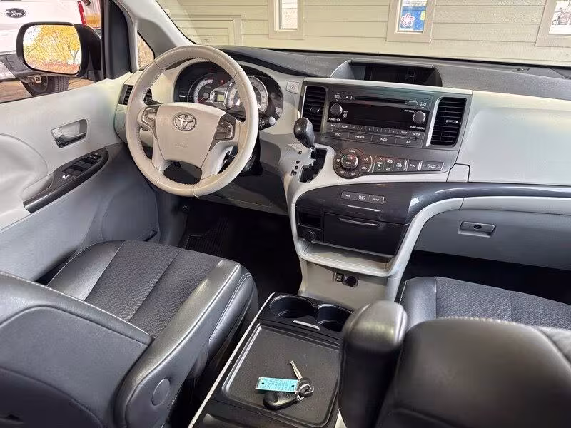 2013 Toyota Sienna - 5TDXK3DC9DS384796 - Image #18