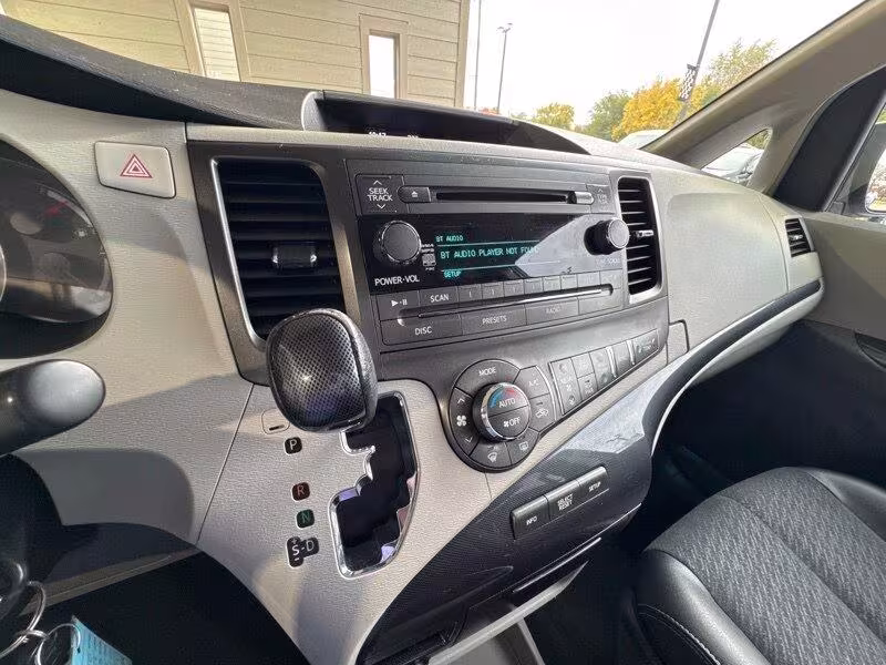 2013 Toyota Sienna - 5TDXK3DC9DS384796 - Image #21