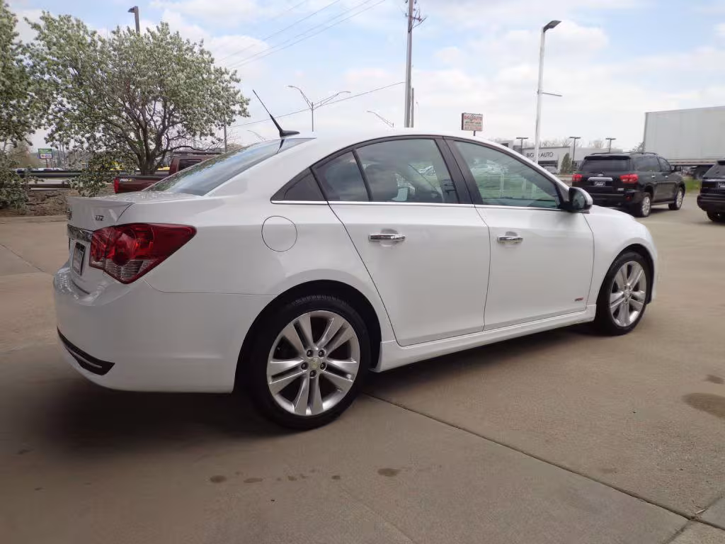 2014 Chevrolet Cruze - 1G1PG5SB2E7411574 - Image #3