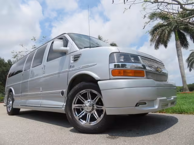 2014 Chevrolet Express - 1GBWGLCG3E1119859 - Image #4