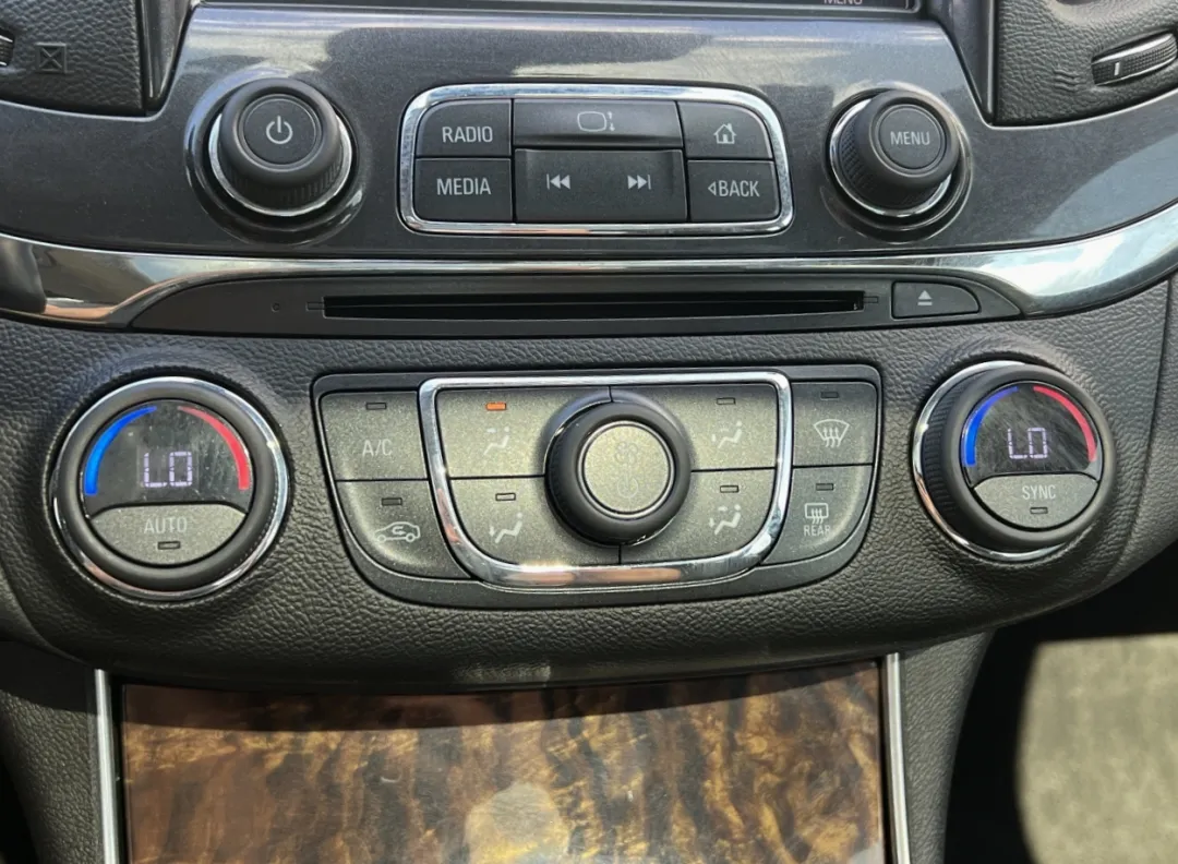 2014 Chevrolet Impala - 2G1155S34E9176226 - Image #29