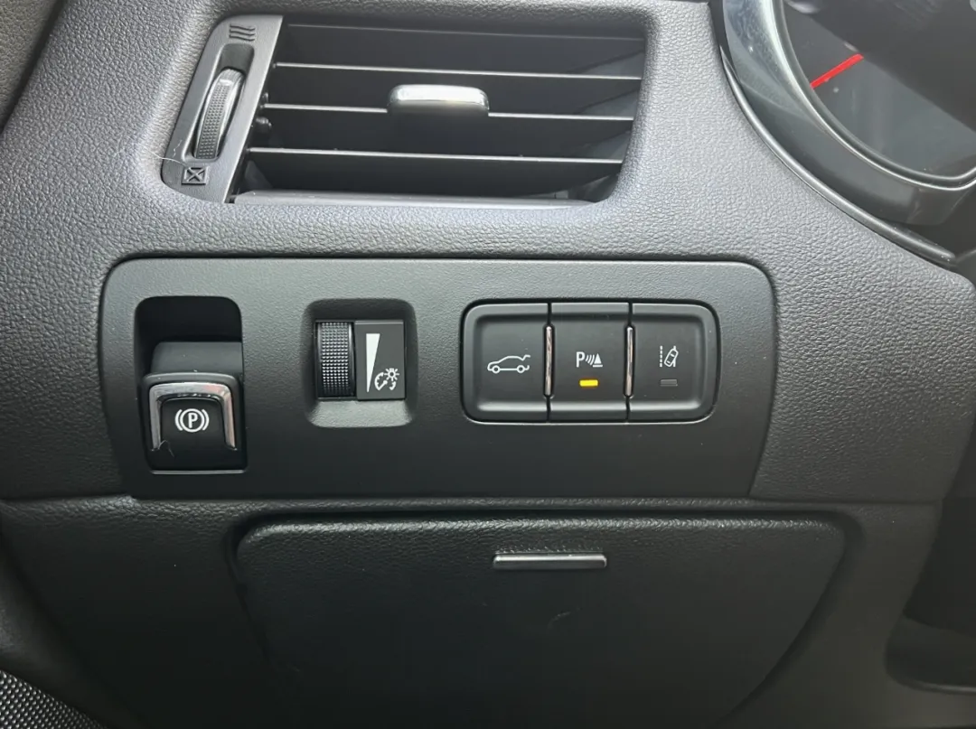 2014 Chevrolet Impala - 2G1155S34E9176226 - Image #32