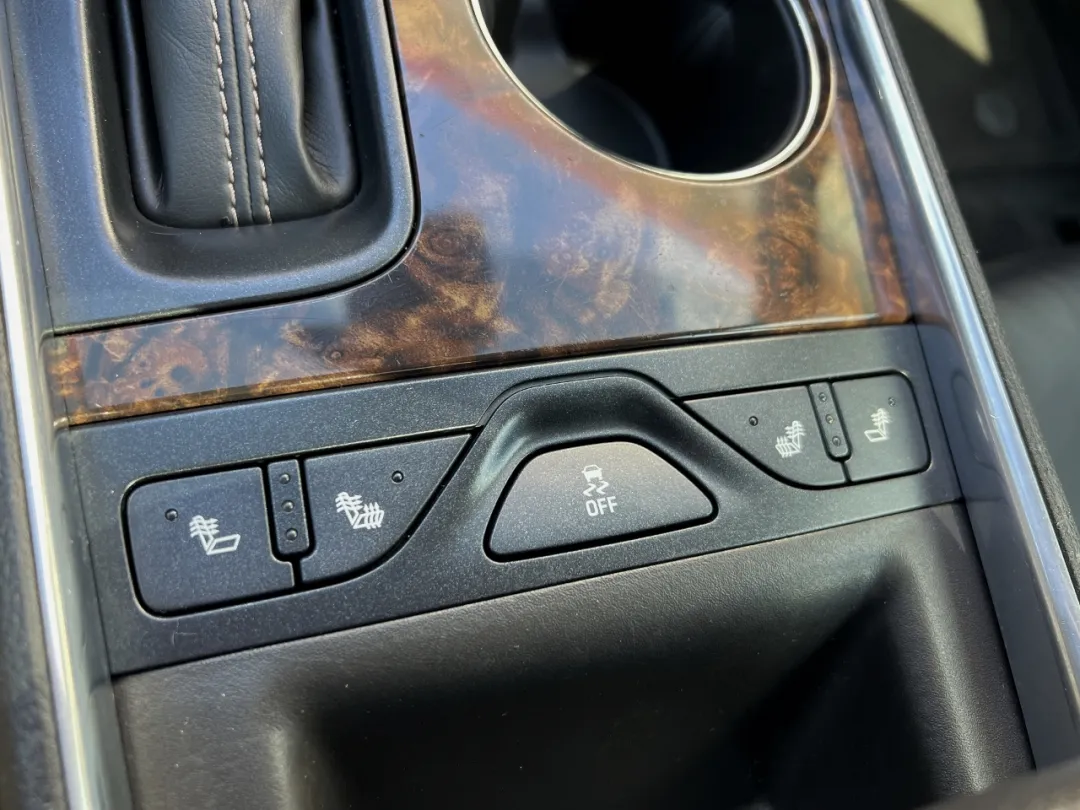 2014 Chevrolet Impala - 2G1155S34E9176226 - Image #4