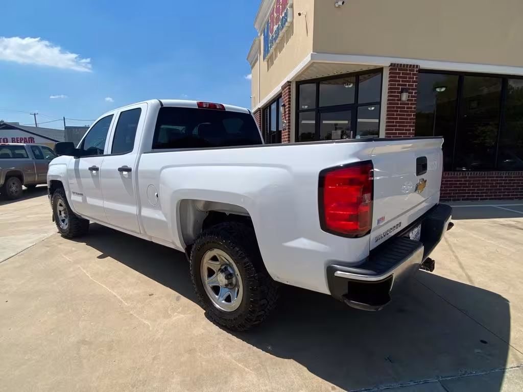 2014 Chevrolet Silverado 1500 - 1GCRCPEH0EZ252369 - Image #1