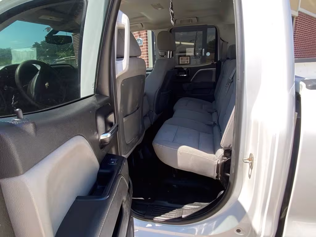 2014 Chevrolet Silverado 1500 - 1GCRCPEH0EZ252369 - Image #10