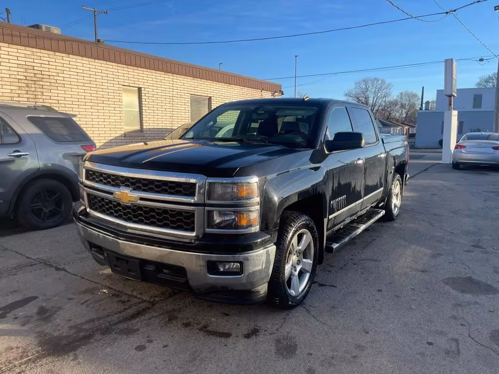 2014 Chevrolet Silverado 1500 - 3GCUKREC6EG156680 - Image #2