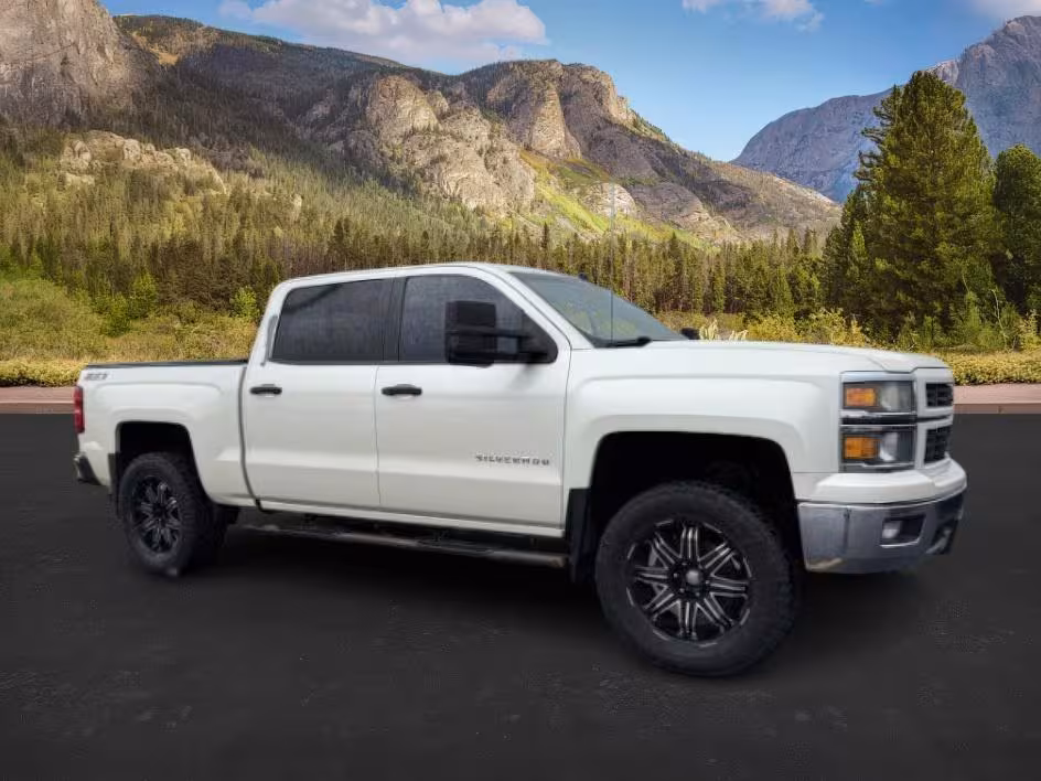 2014 Chevrolet Silverado 1500 - 3GCUKREC8EG152579 - Image #2