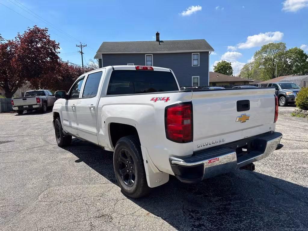 2014 Chevrolet Silverado 1500 - 3GCUKREC9EG485678 - Image #3